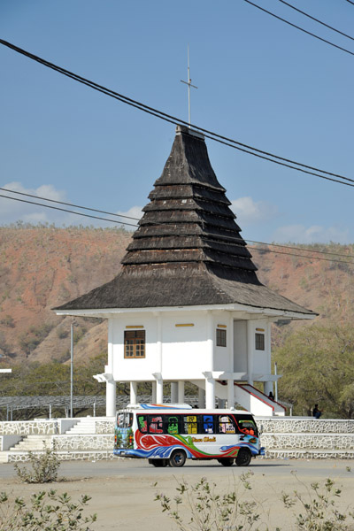 Papal altar of Tasi Tolu