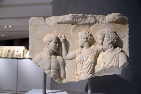 Relief depicting Athena, Nike and Herakles or athlete, 420-410 BC