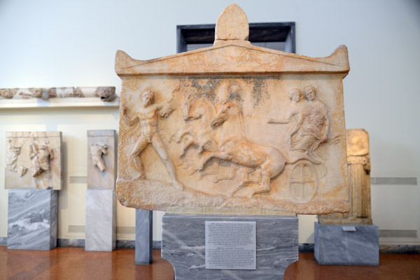 Votive marble, Neo Phaderon, Attica ca 410 BC