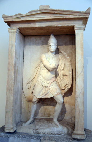 Funerary naiskos, Pentelic marble, Athens, 350-325 BC