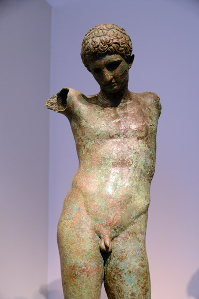 Bronze statuette of a youth