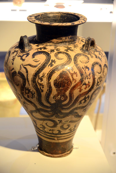 Pithamphora from a chamber tomb of Prosymna, 1500-1450 BC