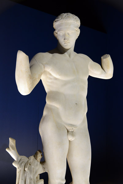 Diadumenos by Polyclitus, ca 100 BC copy