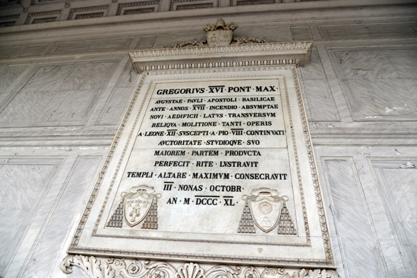 Tablet to the 1840 reconsecration of the high altar by Pope Gregory XVI after the 1823 fire