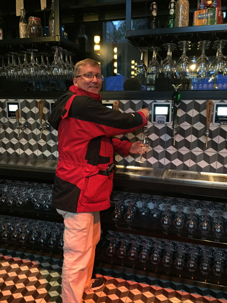 Pouring a beer at 't Taphuys, Arnhem