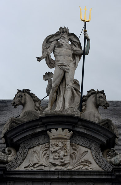 Neptune atop the Old Fish Market, Gent