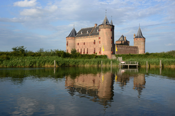 Muiderslot - the present castle was begun in 1370