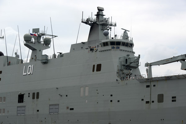 HMAS Adelaide (L01) superstructure