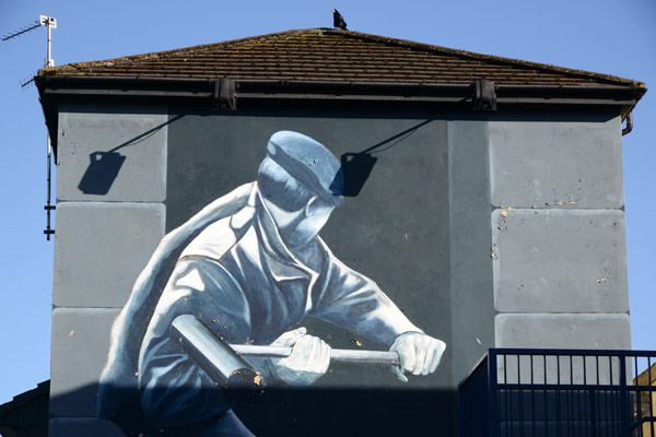 Derry Mural - Soldier breaking down a door...