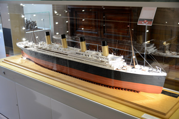 Model of the Titanic, Belfast City Hall