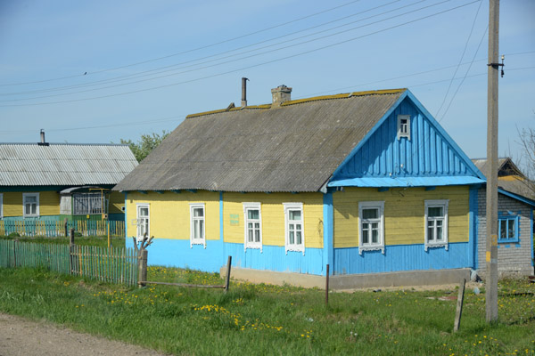 Rural Belarusian house between Nesvizh and Vishnevets, Belarus