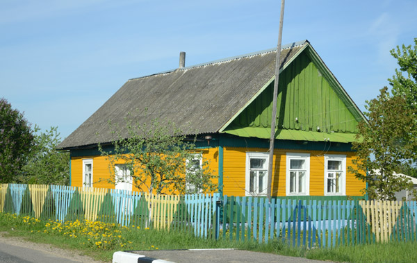 Rural Belarusian house between Nesvizh and Vishnevets, Belarus