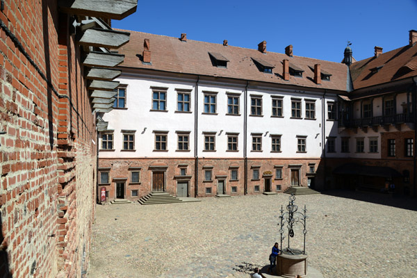 Courtyard of Mir Castle