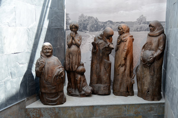 Sculptures of Soviet women during the Great Patriotic War