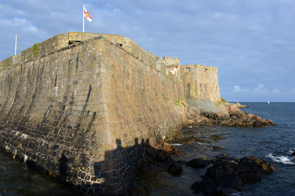 These outer walls date from the 16th C. reigns of Henry VIII and Elizabeth I