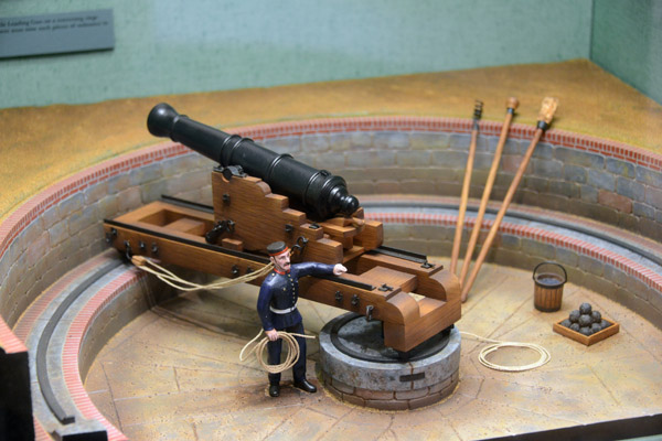 Model of a cannon installed in one of the round towers