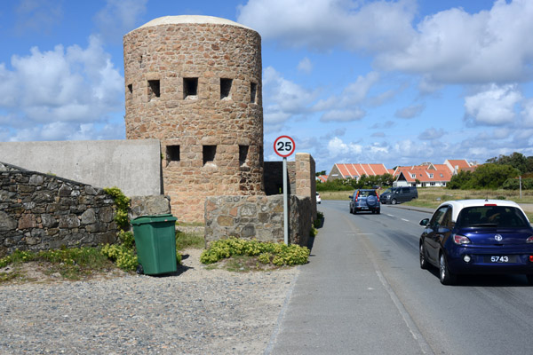 Vazon Road loophole tower, Castel