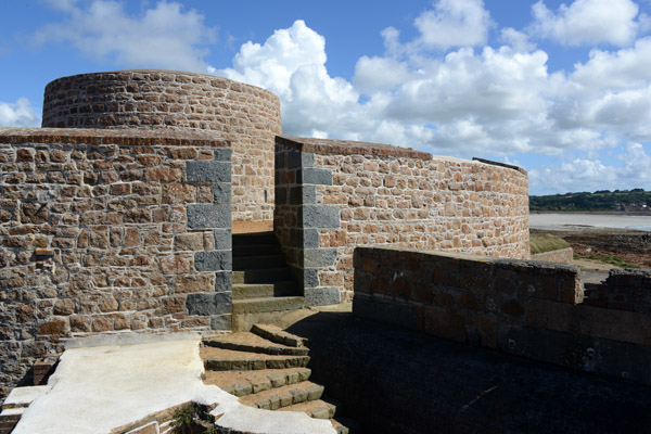 A Martello Tower was added to Fort Hommet in 1804