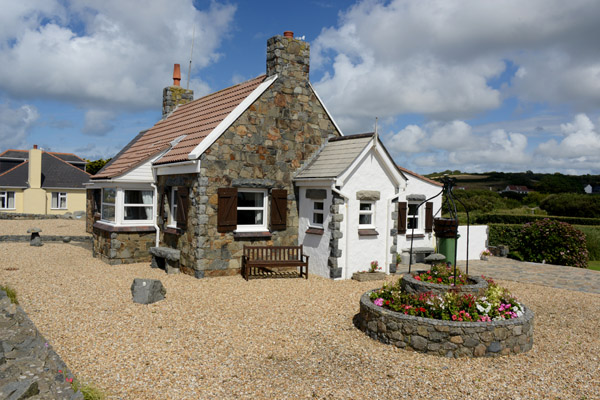 Rocquaine Bay cottage, St. Pierre du Bois Parish, Guernsey