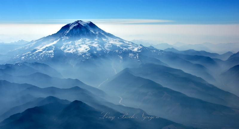 Mount Rainier National Park in smoke and haze over Western Washington 120  