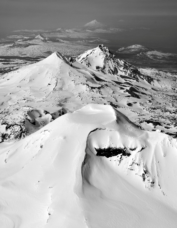 South, Middle, North Sisters, Belknap Crater, Twin Craters, Black Crater, Mt Washington, Three Fingered Jack, Mt Jefferson 