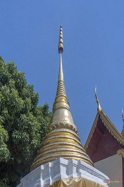 Wat Sum Pow Phra Chedi Pinnacle (DTHCM1982)