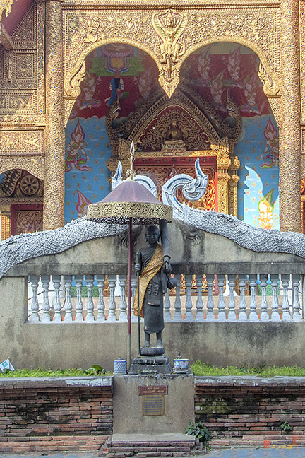Wat Puack Chang Phra Wihan Traveling Monk Image (DTHCM2515)
