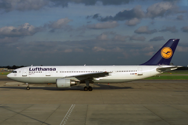 LUFTHANSA AIRBUS A300 600R LHR RF 1561 26.jpg