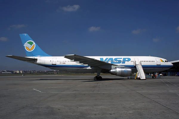 VASP AIRBUS A300 GRU RF 1738 12.jpg