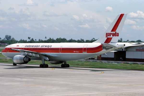 GARUDA INDONESIAN AIRWAYS AIRBUS A300 CGK RF 119 25.jpg