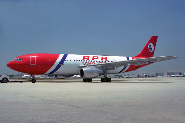APA AIRBUS A300 MIA RF 905 29.jpg