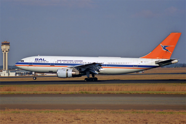 SOUTH AFRICAN AIRBUS A300 JNB RF 1052 25.jpg