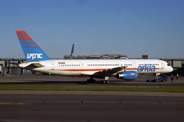 ARKIA BOEING 757 200 CPH RF 1766 14.jpg