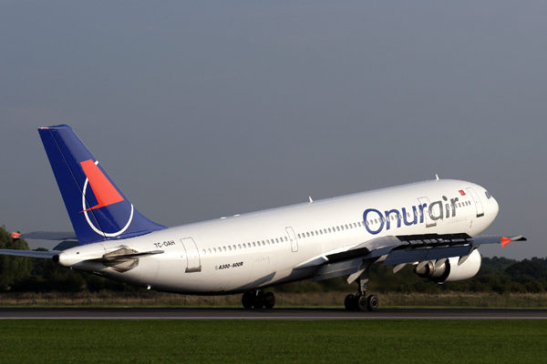 ONUR AIR AIRBUS A300 600R MAN RF IMG_6871.jpg