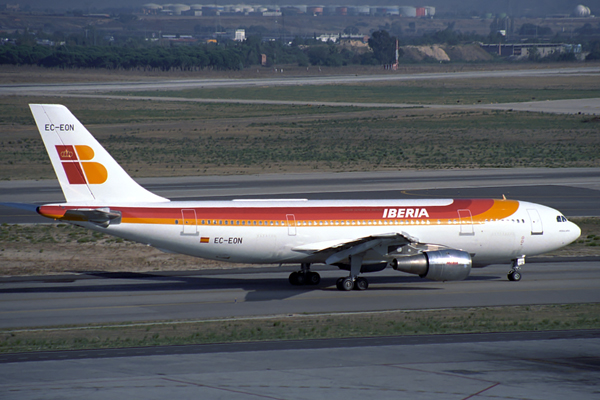 IBERIA AIRBUS A300 MAD RF 1173 22.jpg