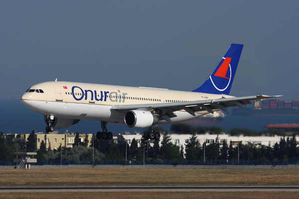 ONUR AIR AIRBUS A300 IST RF IMG_5082.jpg