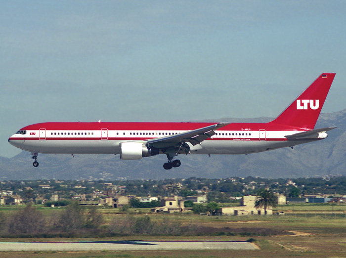 B767-300 DAMUP