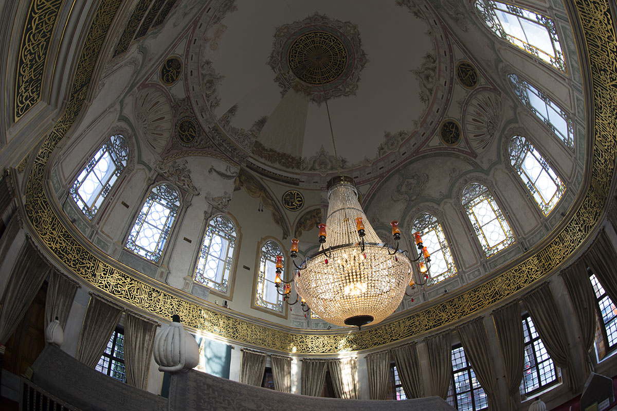 Istanbul Sultan Abdulhamid I mausoleum dec 2018 0326.jpg