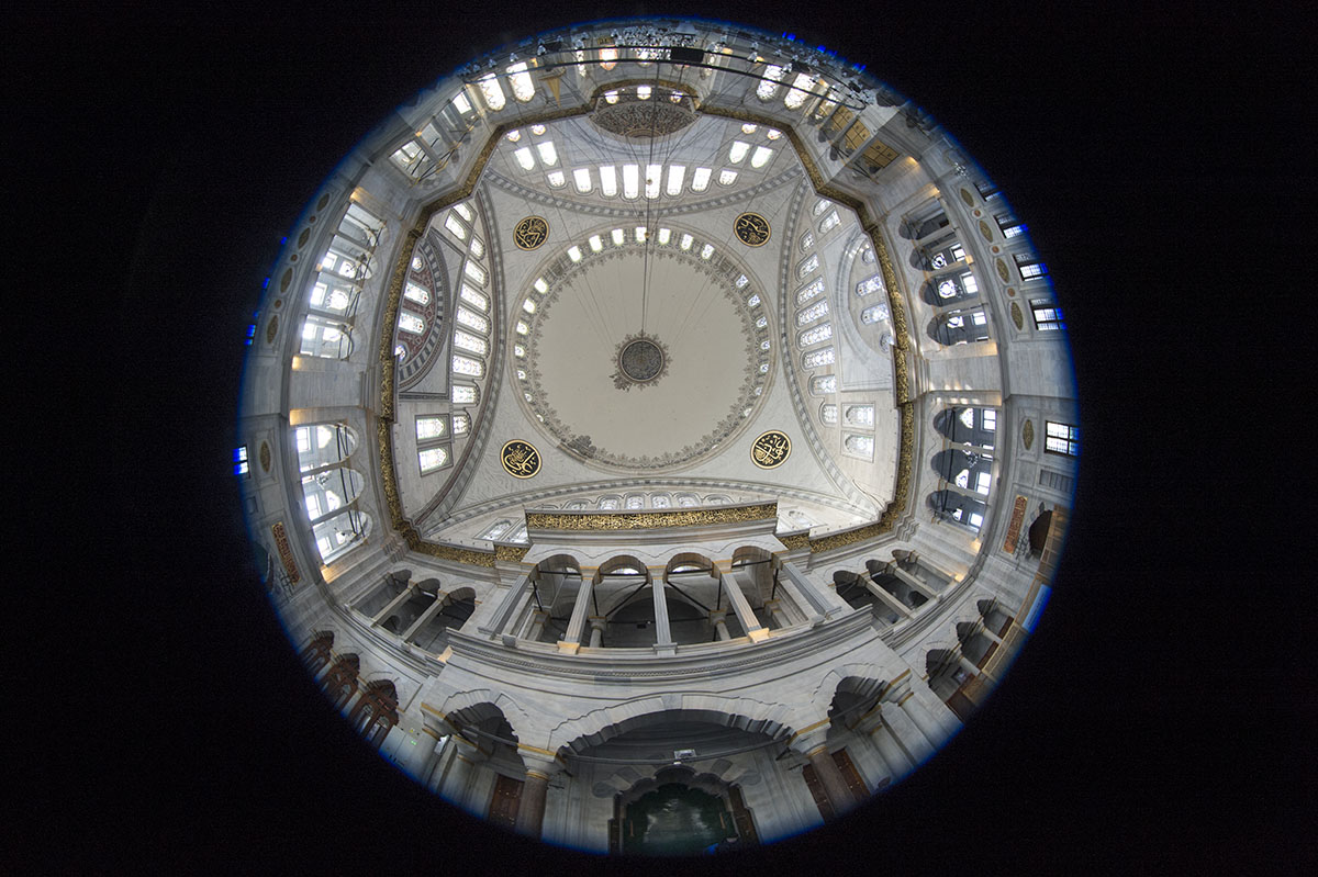 Istanbul Nurosmaniye mosque dec 2018 0272.jpg