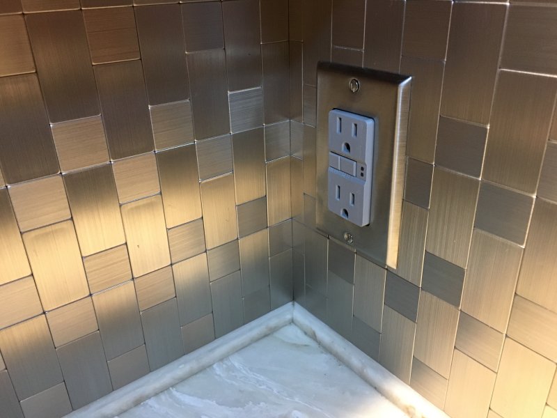 Bath Vanity - new GFI