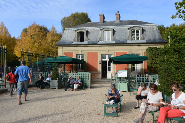 Restaurant La Petite Venise at the Palace end of the Grand Canal of Versailles