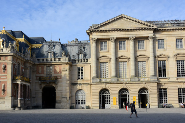 Entrance to visit the interior of the Palace of Versailles