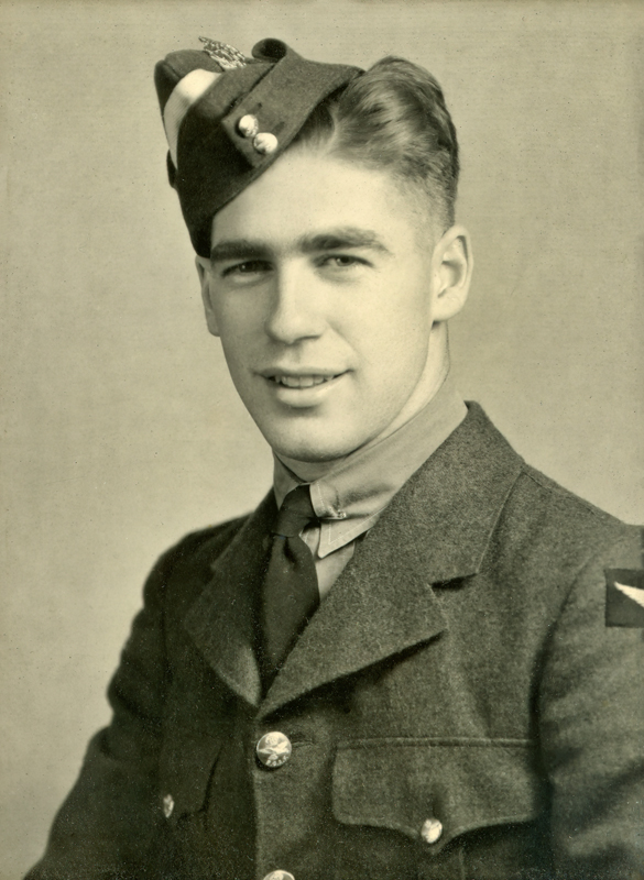 Leo Couture 1921 - 1944  