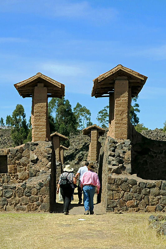 17_Raqchi Ruins.jpg