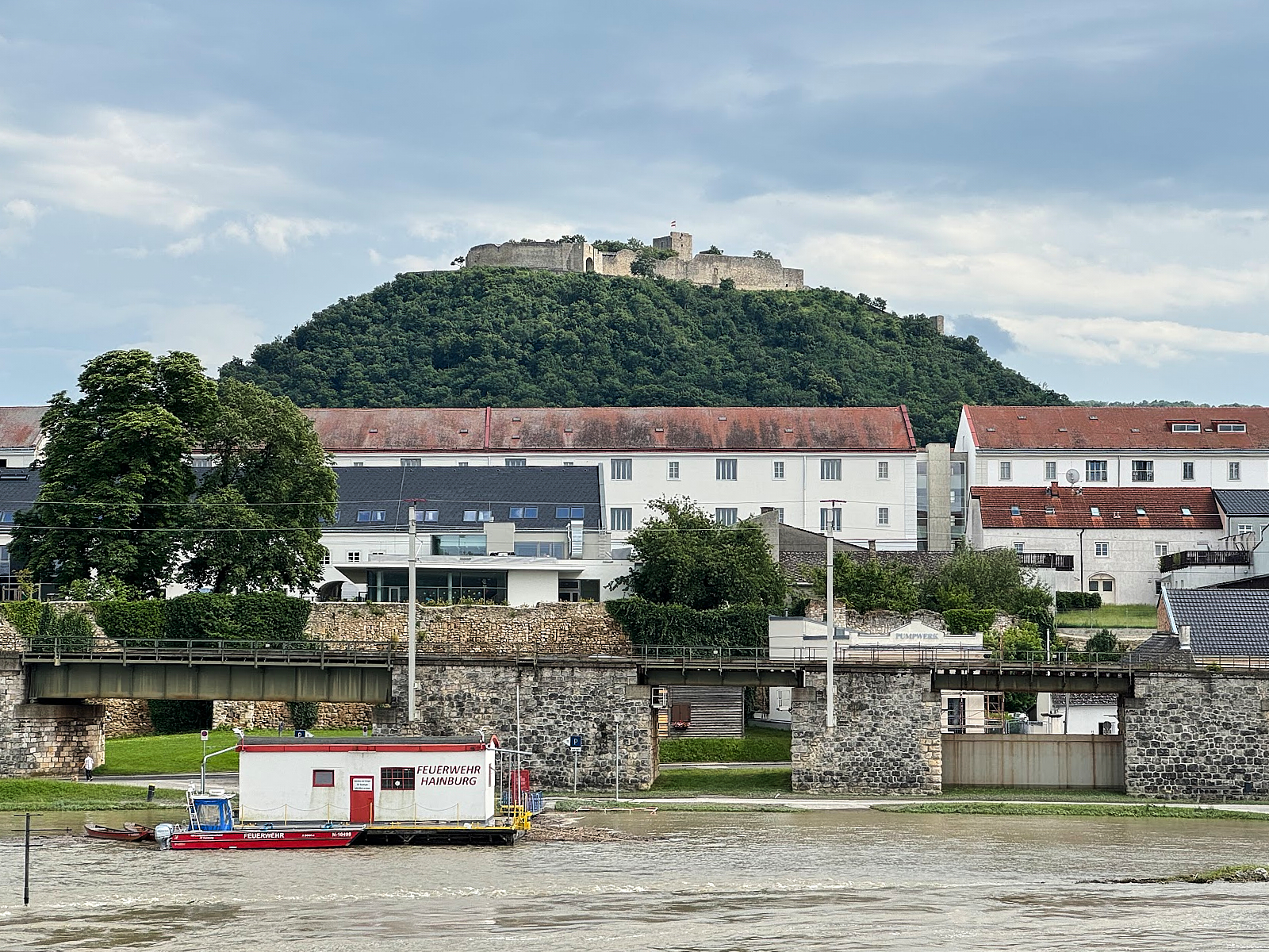 IMG_7437web.jpg