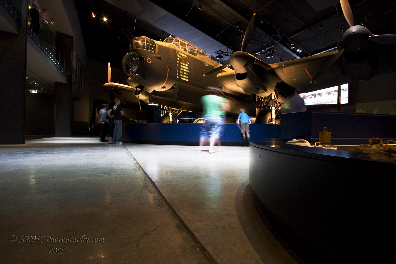 091231_105345_4212 Visitors Come, Visitors Go (Avro Lancaster Mk 1 G for George) (Thu 31 Dec 09)