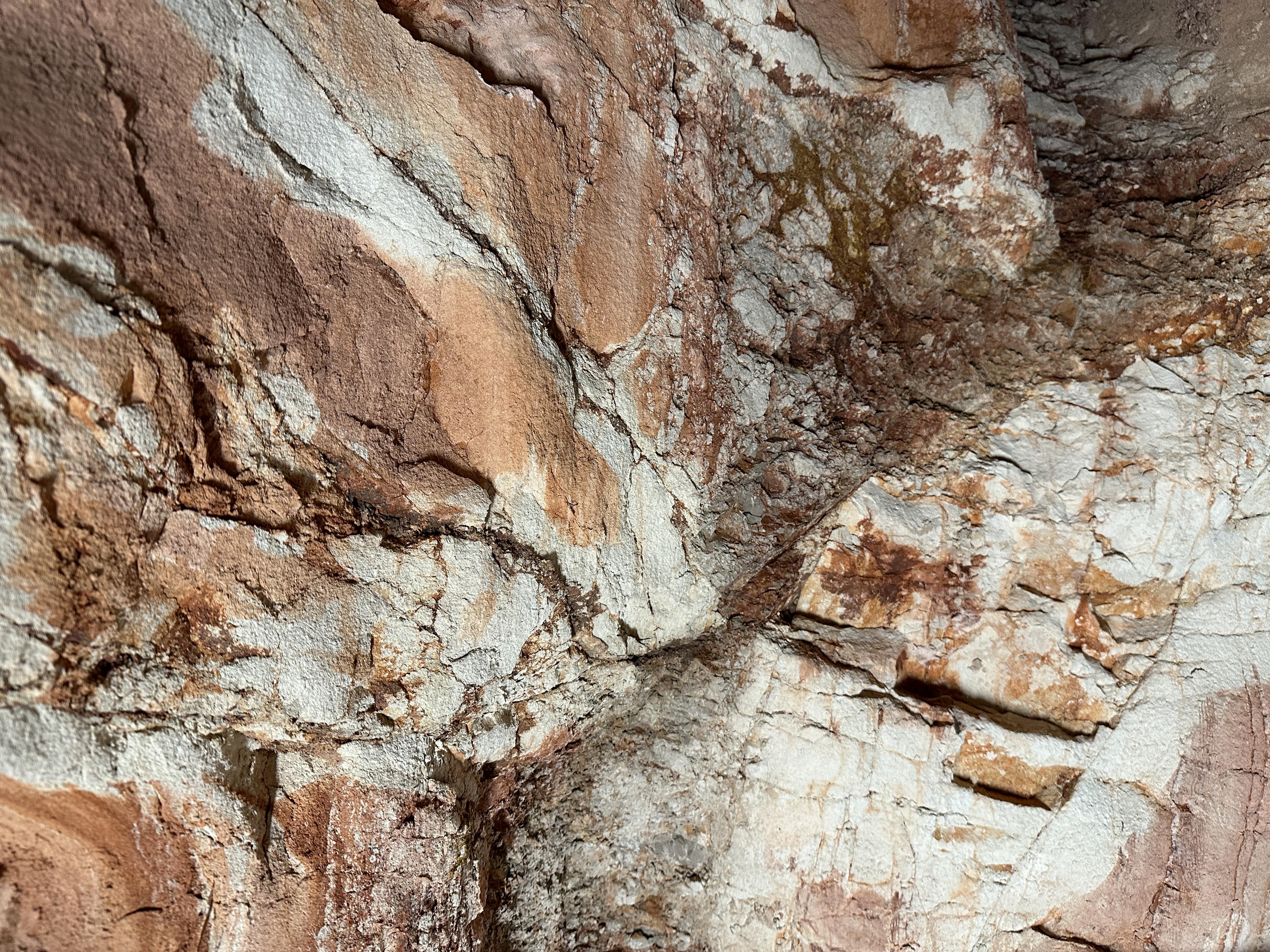 Walk in Opal Mine Tour