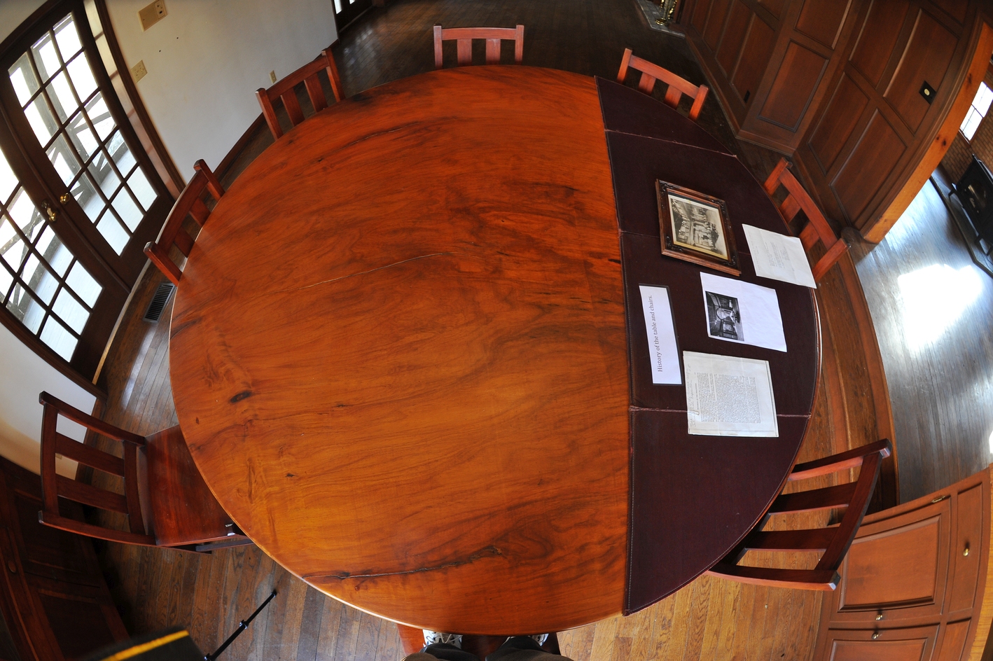 10 Ft Diameter Mahogany Dinning Table