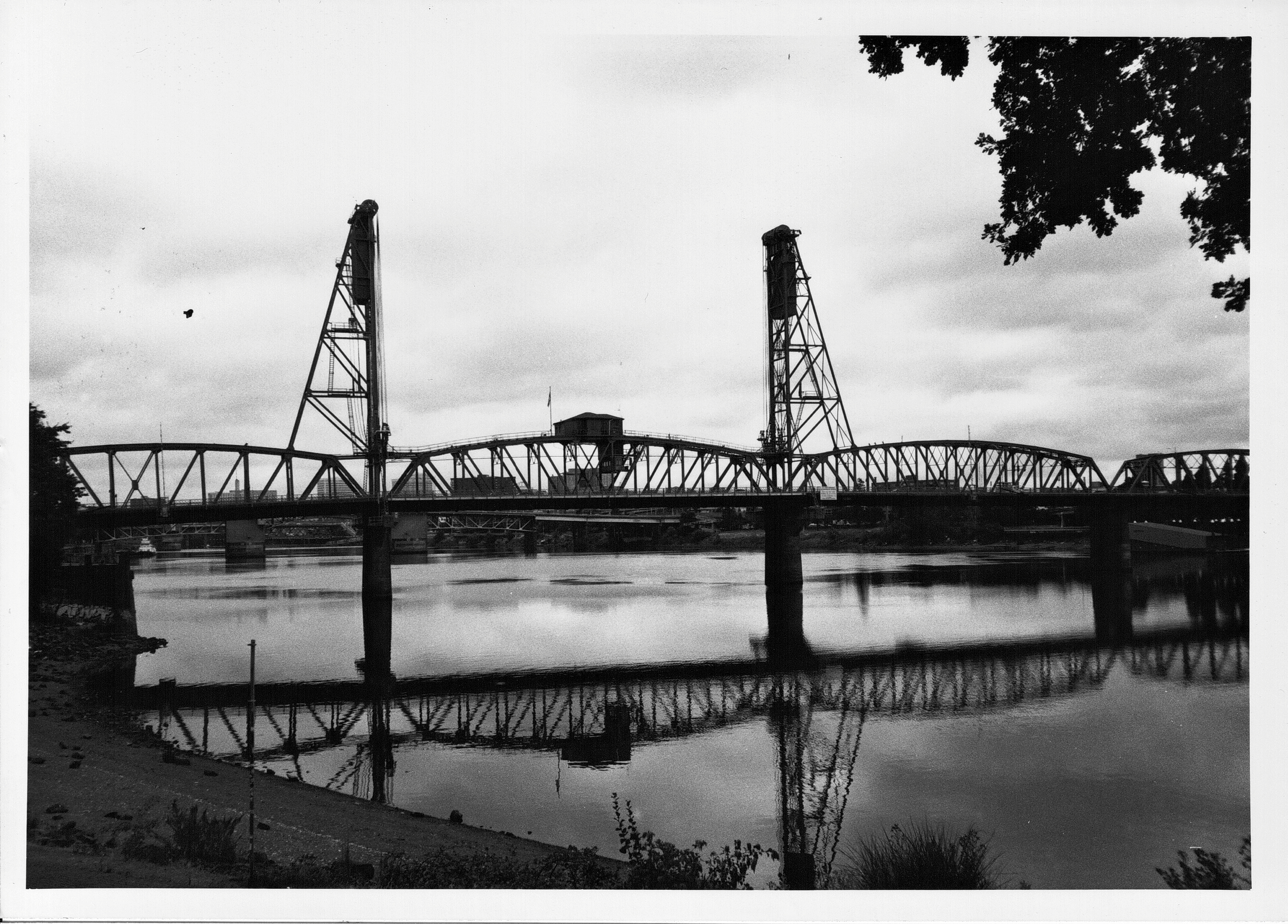 portland_hawthorne_bridge_2021_10-005a.jpg