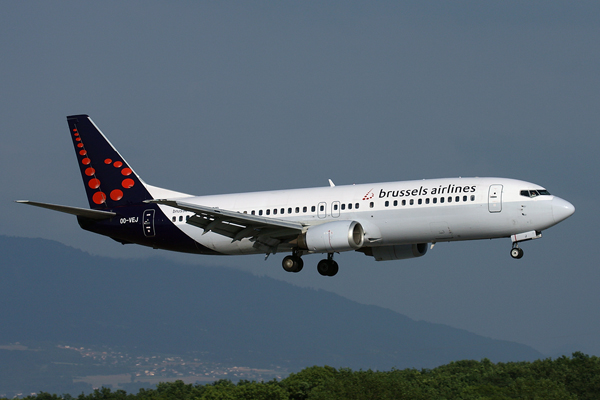 BRUSSELS AIRLINES BOEING 737 400 GVA RF IMG_5444.jpg